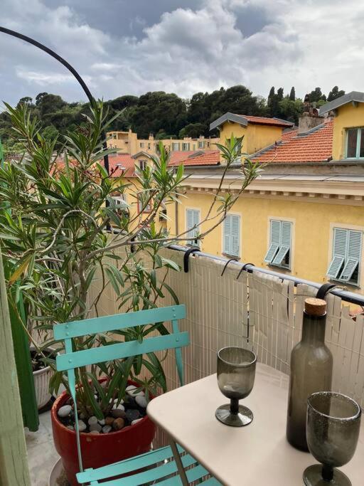 Charmant Deux Pieces Dans Le Quartier Du Port Nice Buitenkant foto